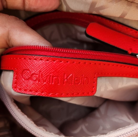 Calvin Klein Handbag/ Crossbody With Bag Charms - Picture 6 of 15